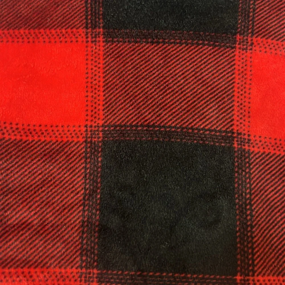 Cat & Jack Kids Red and Black Plaid Fleece Soft Pajama Holiday Shirt Boys Size 6